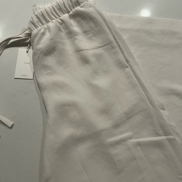 Aritzia Lodge Pant Crepette NWT - Picture 5 of 6